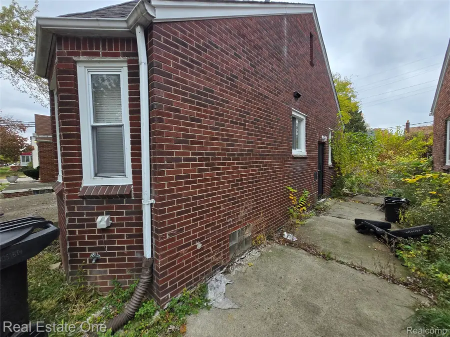 5798 Oldtown Street, Detroit, MI 48224 - #3