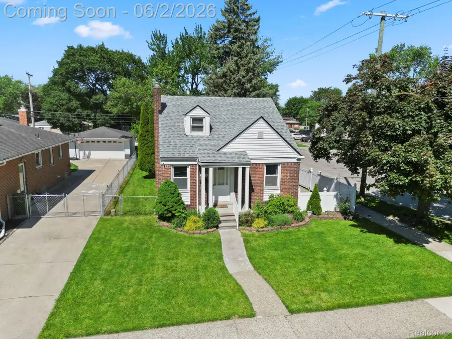 7604 Robinson Avenue, Allen Park, MI 48101 - #2