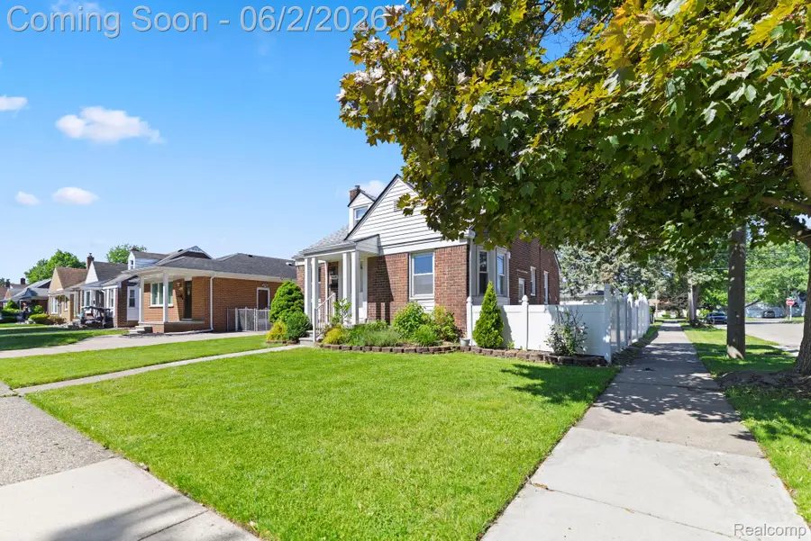 7604 Robinson Avenue, Allen Park, MI 48101 - #3