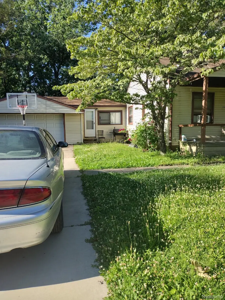 24667 Puritan, Redford, MI 48239 - #2