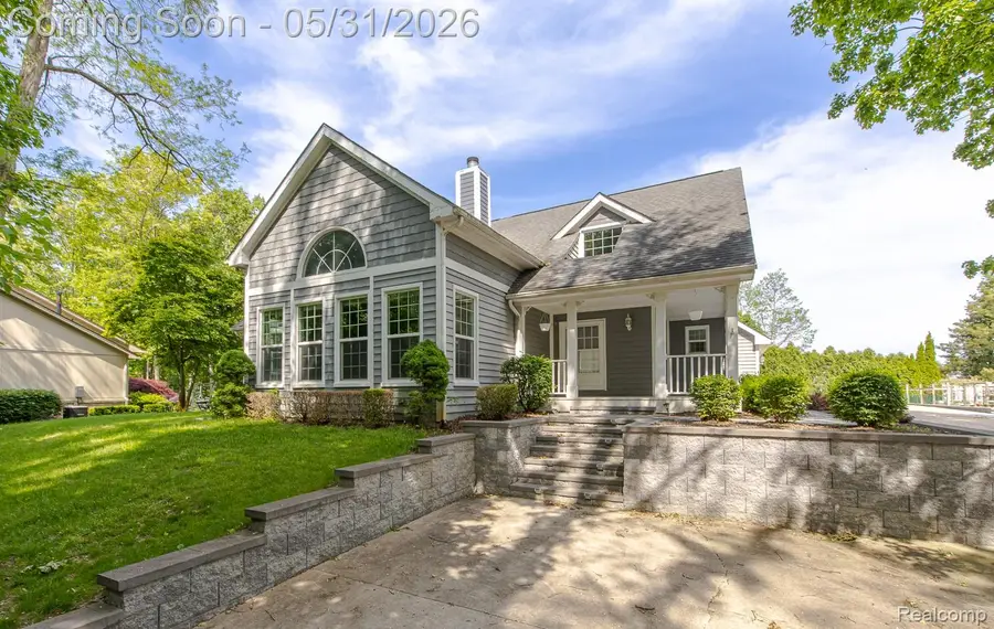 5020 Whitlow Court, Commerce Township, MI 48382 - #2
