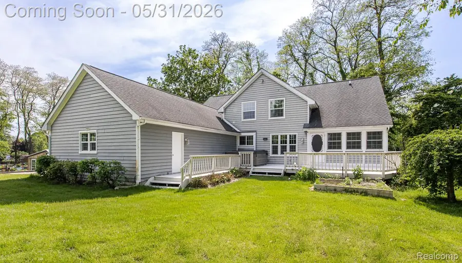 5020 Whitlow Court, Commerce Township, MI 48382 - #3