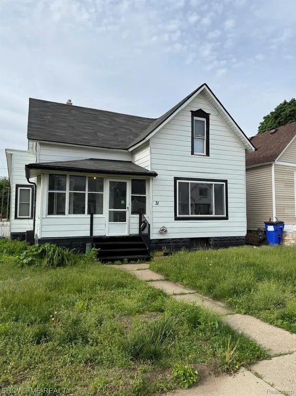 31 Fessenden Street, MtClemens, MI 48043