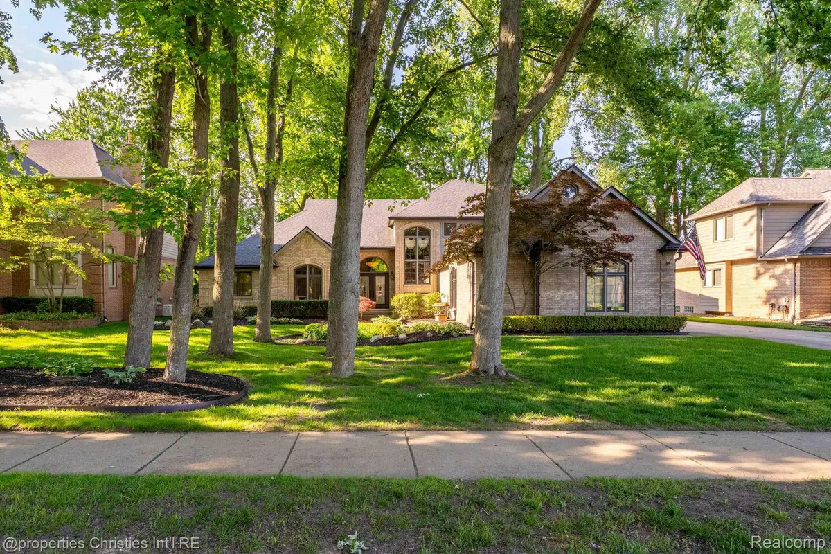 14281 Bournemuth Drive, Utica, MI 48315 - #1