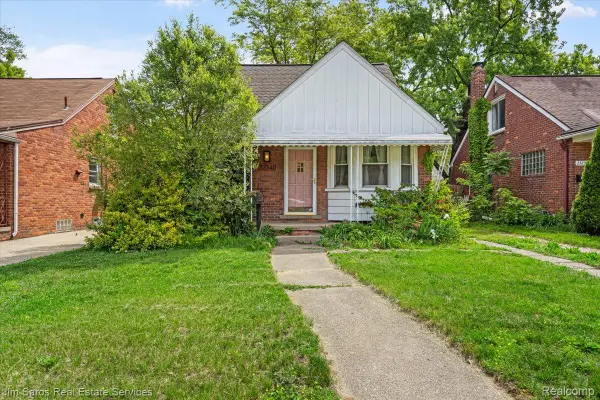 23240 Forest Street, OakPark, MI 48237