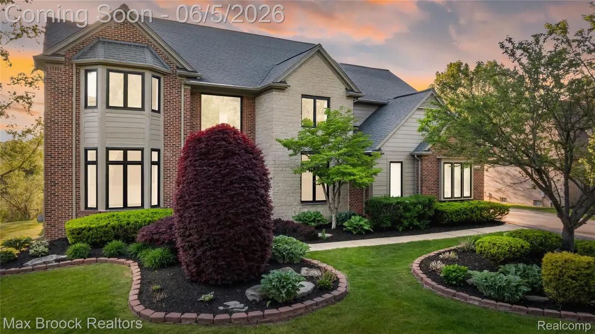 6664 Apple Blossom Trail, West Bloomfield, MI 48322 - #1