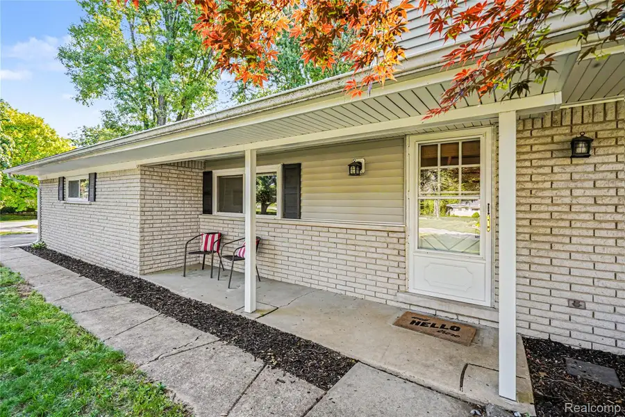 6275 Westmoor Drive, Shelby, MI 48316 - #2