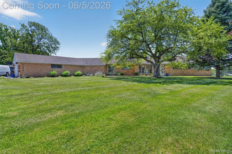 7174 Meadowvue Drive, Grand Blanc, MI 48439 - #2