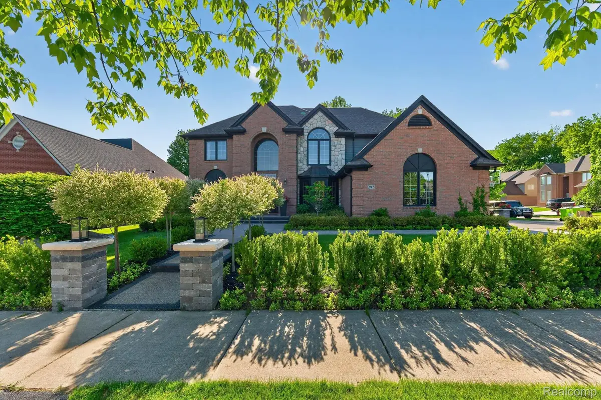 371 Lone Pine Circle, Rochester, MI 48307 - #1