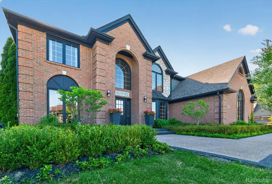 371 Lone Pine Circle, Rochester, MI 48307 - #3