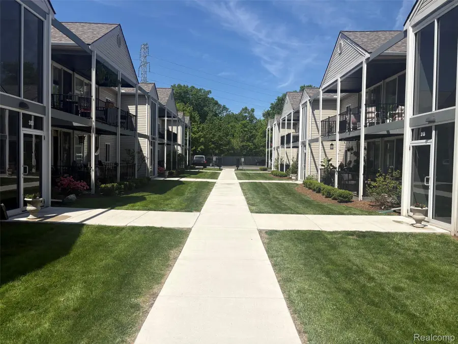 305 N Eton Street, Birmingham, MI 48009 - #2