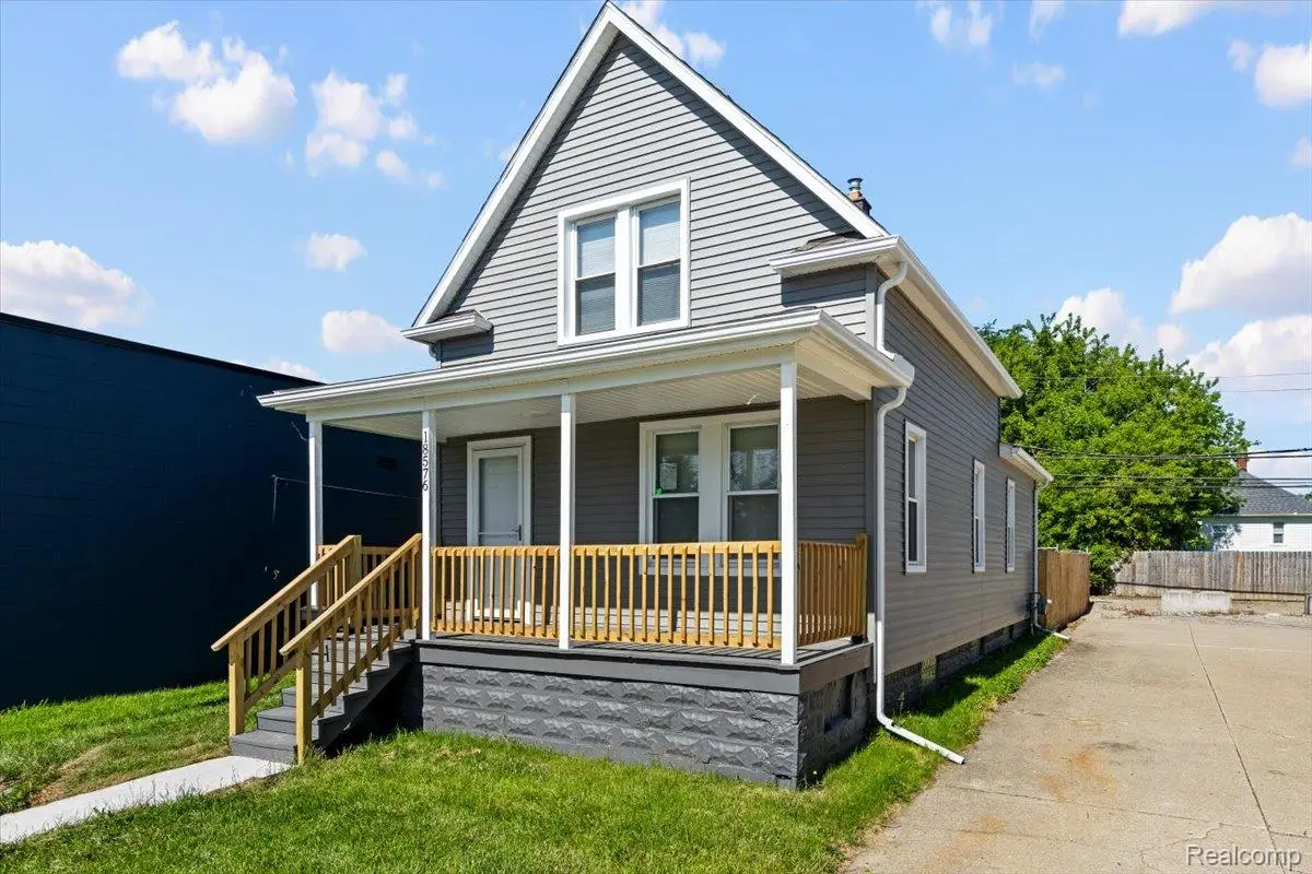 18576 Jefferson, Riverview, MI 48193 - #1