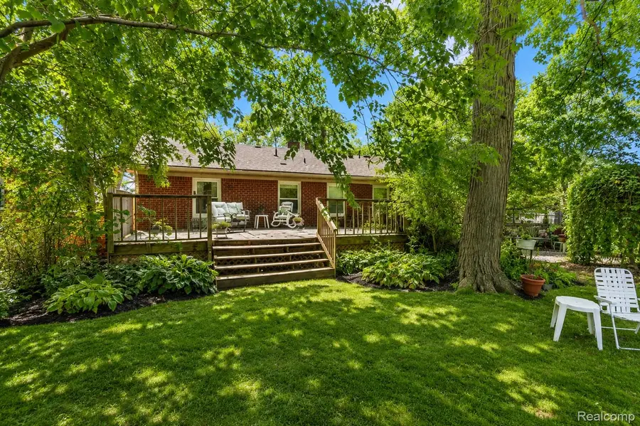 45520 Deshon Street, Utica, MI 48317 - #3