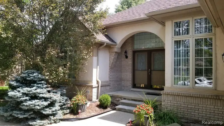 48280 Elmwood Drive, Shelby, MI 48315 - #2