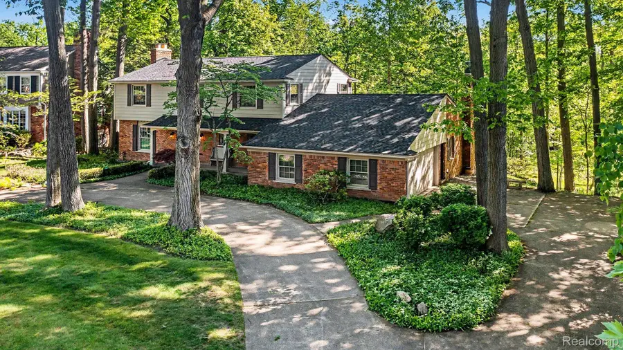 22586 N Nottingham Drive, Southfield, MI 48025 - #2