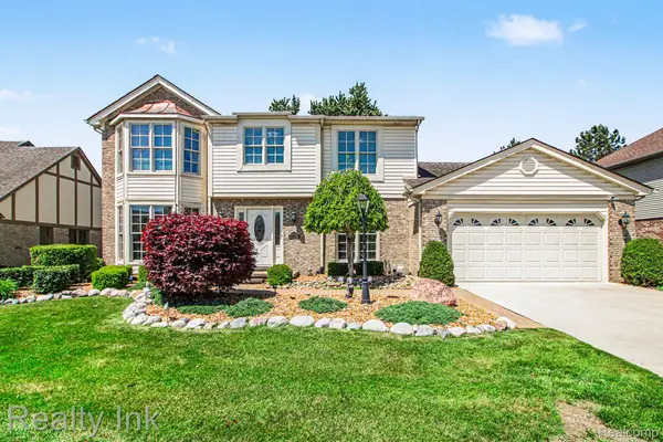 18535 Queensbury Drive, Livonia, MI 48152