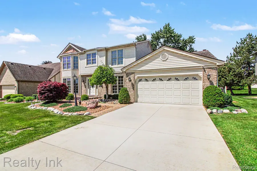 18535 Queensbury Drive, Livonia, MI 48152 - #3