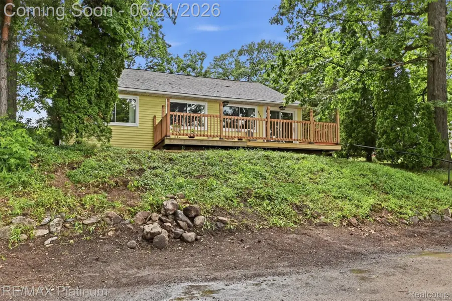 5504 Wildwood Drive, Howell, MI 48843 - #2