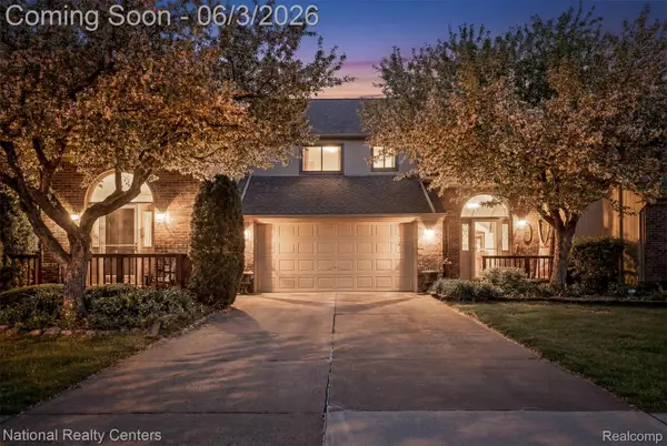 2203 Rochelle Park Drive, RochesterHills, MI 48309