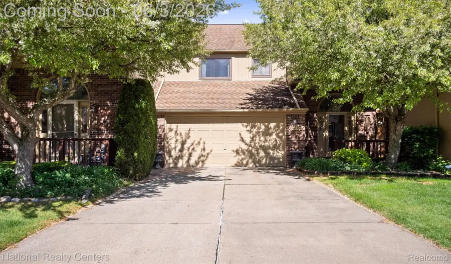 2203 Rochelle Park Drive, Rochester Hills, MI 48309 - #2