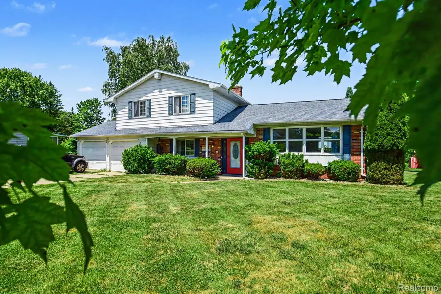 6156 Trenton Drive, Flint, MI 48532 - #2
