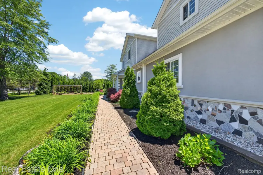 26987 Crawford Road, Romulus, MI 48174 - #2