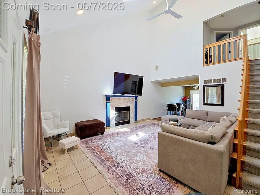 5918 N Evangeline Street, Dearborn Heights, MI 48127 - #2