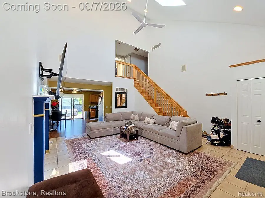 5918 N Evangeline Street, Dearborn Heights, MI 48127 - #3
