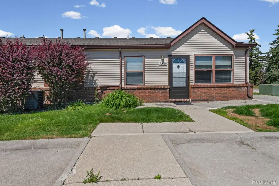 23622 Cottrell Street #5, Clinton Township, MI 48035 - #2