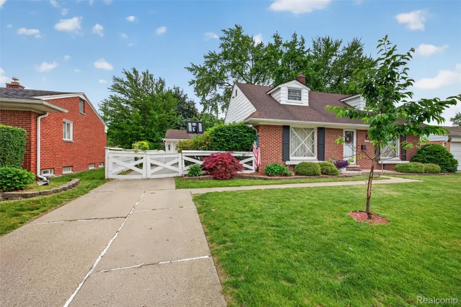 29571 Lori Street, Livonia, MI 48154 - #2