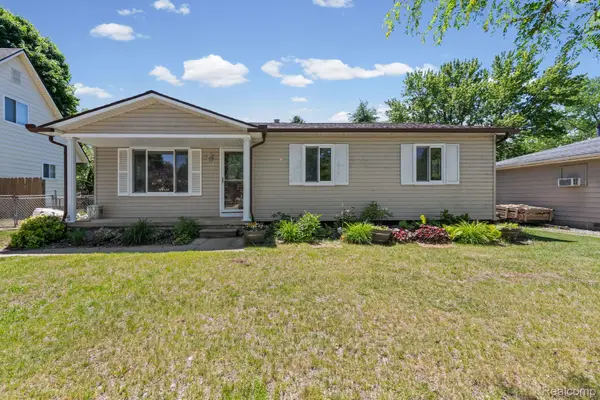 315 Airport Drive, Holly, MI 48442