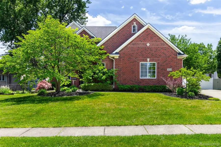 36039 Curtis Road, Livonia, MI 48152 - #3