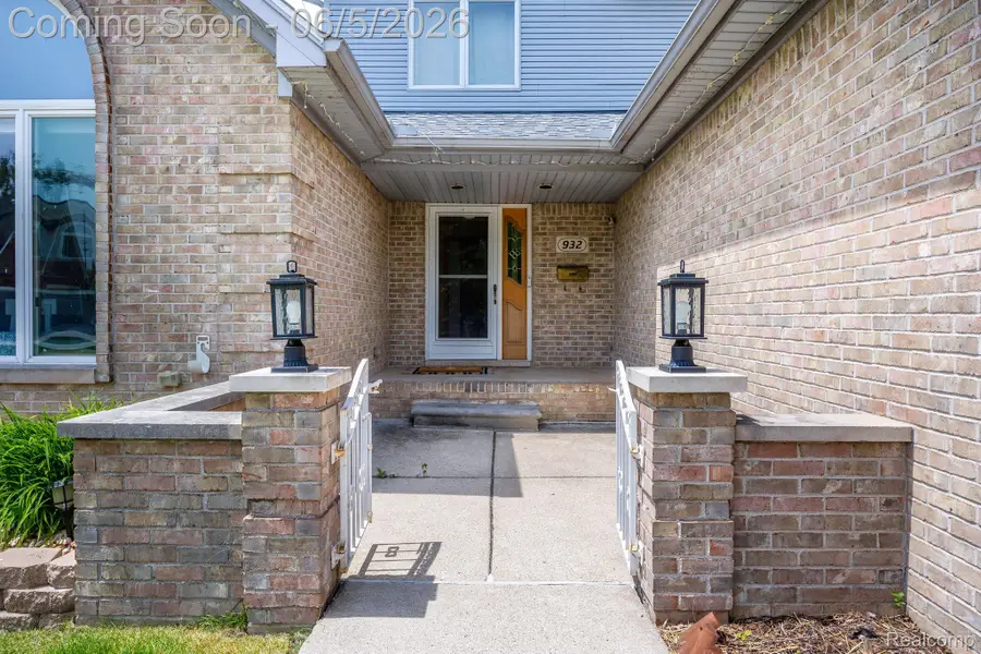 932 River Court, Wyandotte, MI 48192 - #3