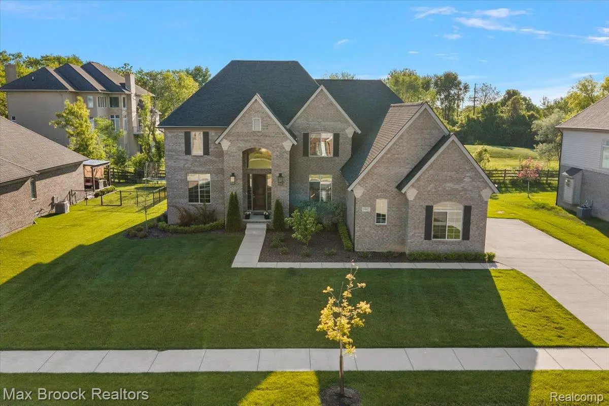 1942 Nottingham Drive, Rochester Hills, MI 48307 - #1