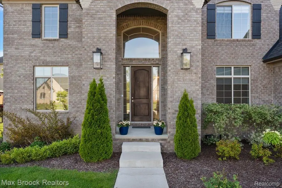 1942 Nottingham Drive, Rochester Hills, MI 48307 - #2