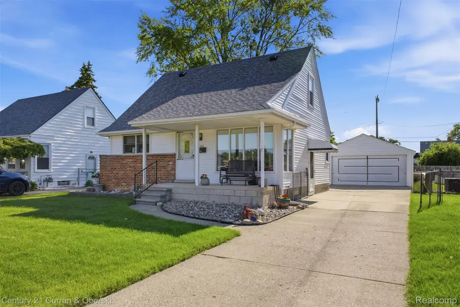 7042 Gilman Street, Garden City, MI 48135 - #2