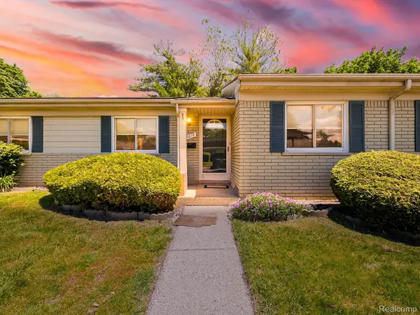 26619 Franklin Pointe Drive, Southfield, MI 48034