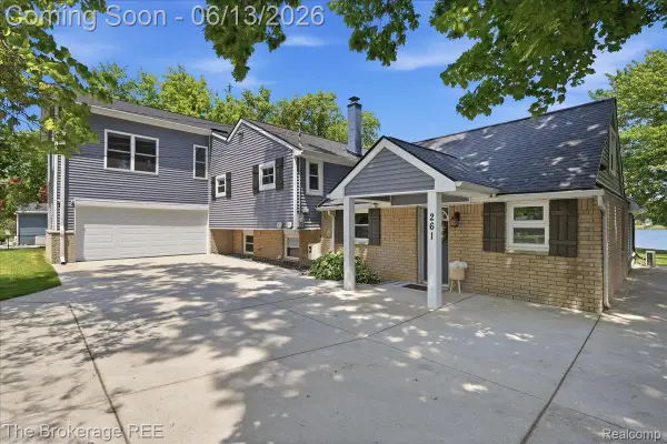 261 Reymont Road N, Waterford, MI 48327