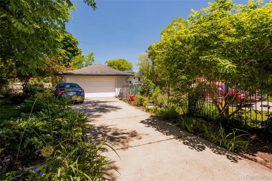 51 Massachusetts Street, Highland Park, MI 48203 - #2