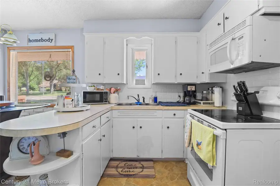 1319 Coutant Street, Flushing, MI 48433 - #3