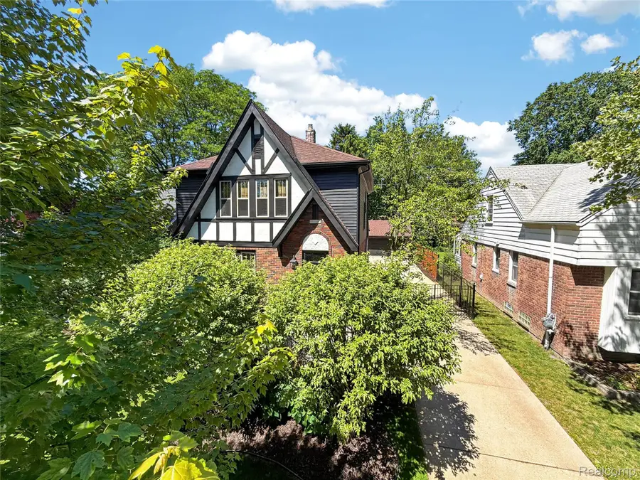 108 Maplefield Road, Pleasant Ridge, MI 48069 - #2