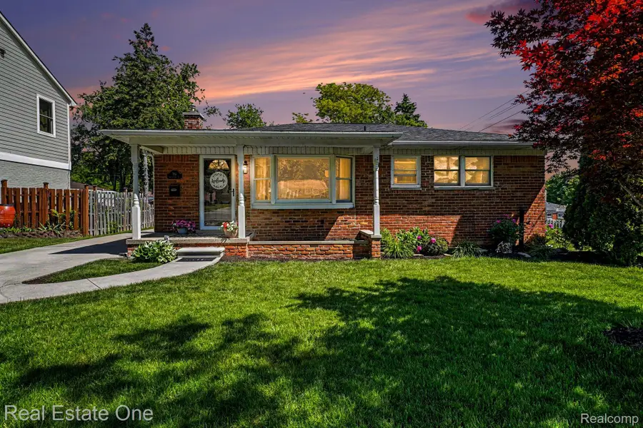 769 Manordale Court, Milford, MI 48381 - #2