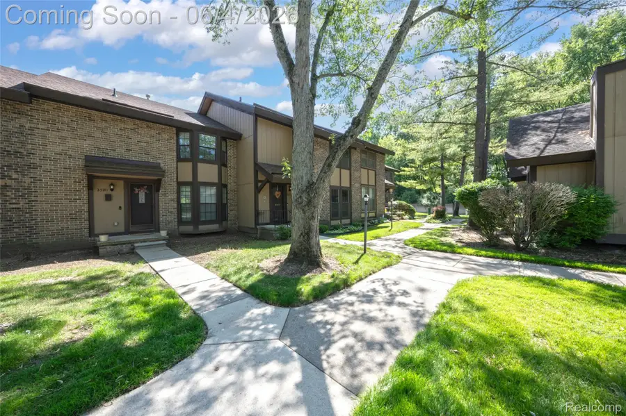 25155 Greenbrooke Drive, Southfield, MI 48033 - #2