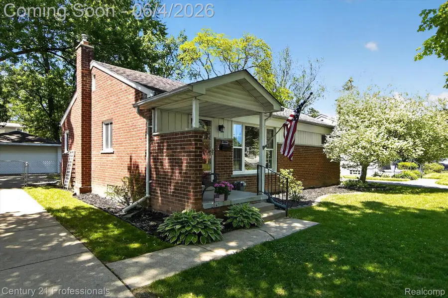 31772 Folkstone Drive, Farmington, MI 48336 - #2