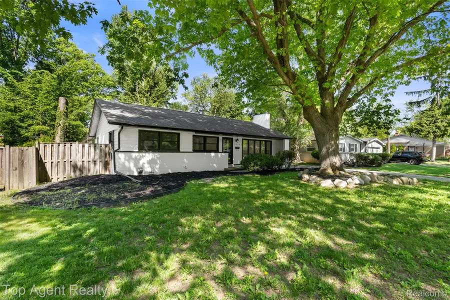 29863 Fall River Road, Southfield, MI 48076 - #2