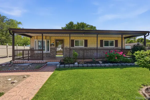24254 Eleanor Avenue, Warren, MI 48089