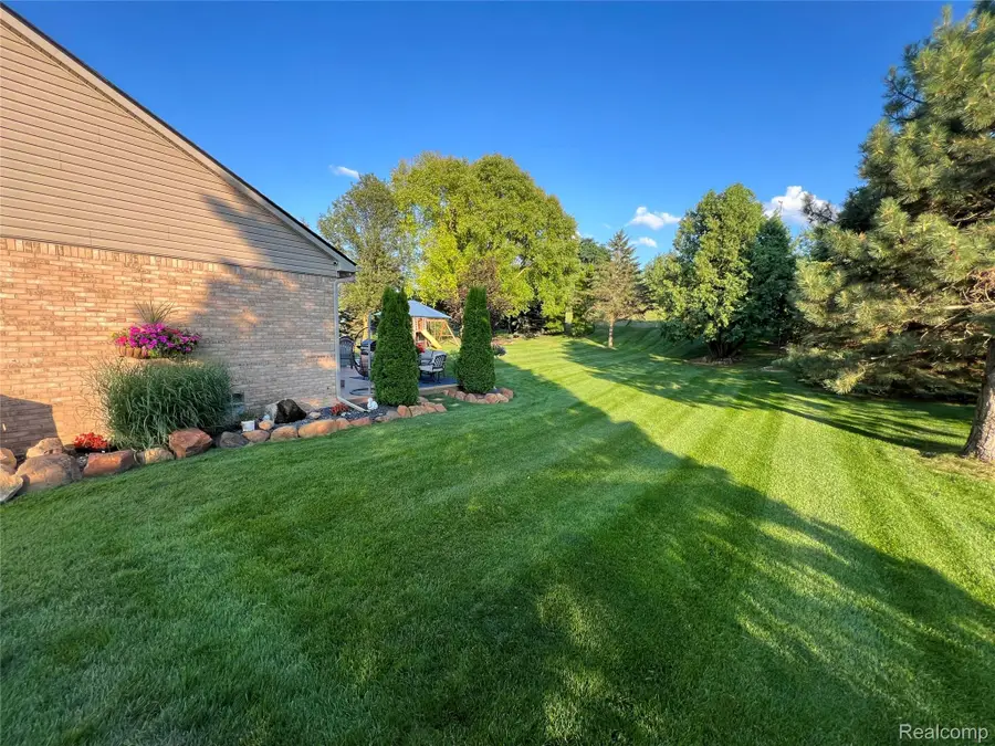 9095 Rotondo Drive, Howell, MI 48855 - #2