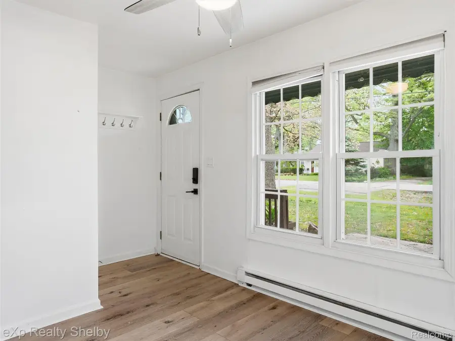 2101 Knollwood Street, Auburn Hills, MI 48326 - #3