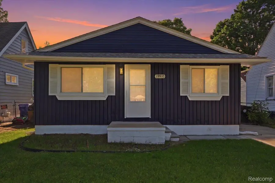 19910 Seminole, Redford, MI 48240 - #3