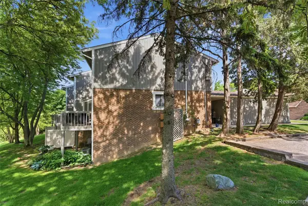 868 Yorktown Court, Northville, MI 48167